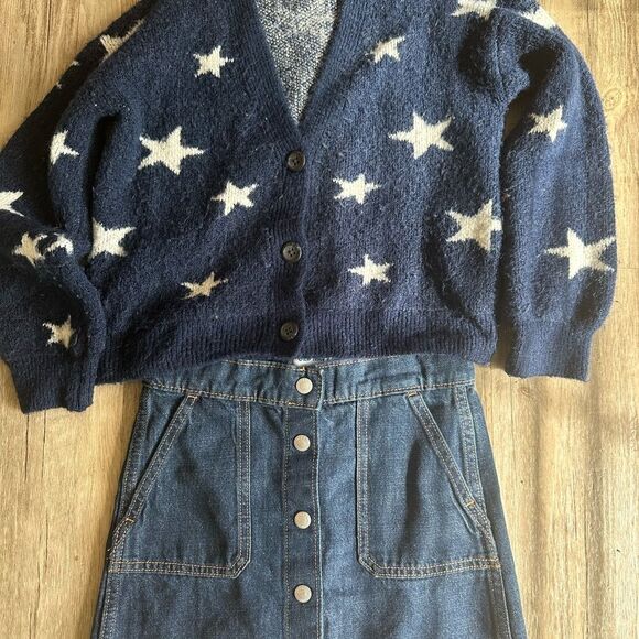Old navy Girls size 8 star sweater and denim button skirt fall school - Picture 3 of 6